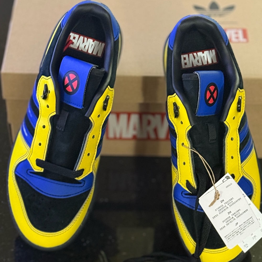 Marvel Rivalry Low Sneakers in Yellow and Blue